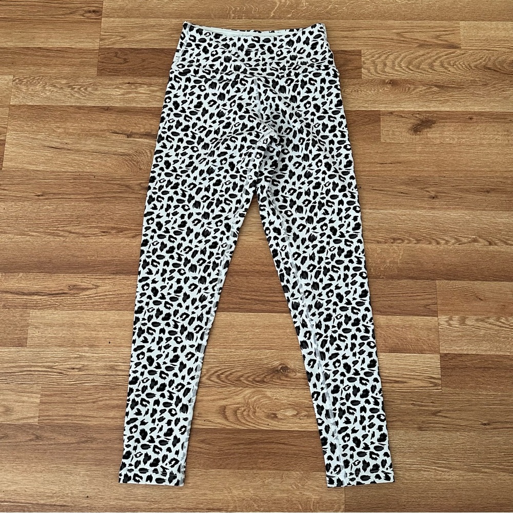 Women’s Animal Print Leggings Multicolor White Size S NWT